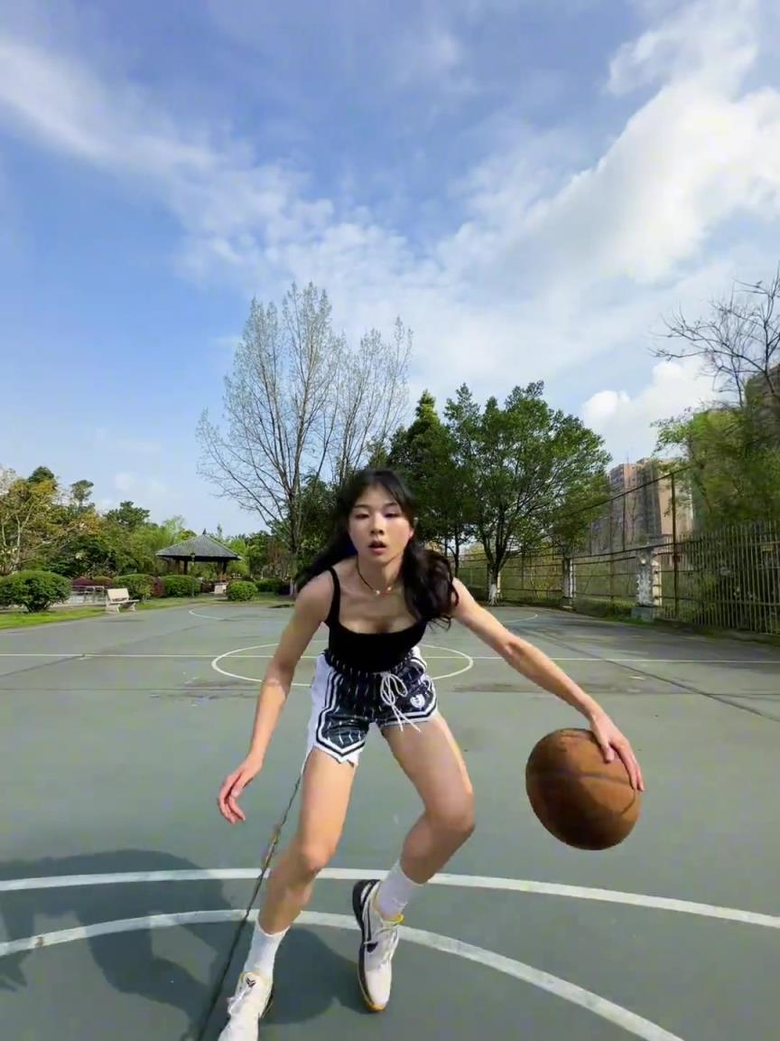 看著有點(diǎn)實(shí)力，敢背打我不？